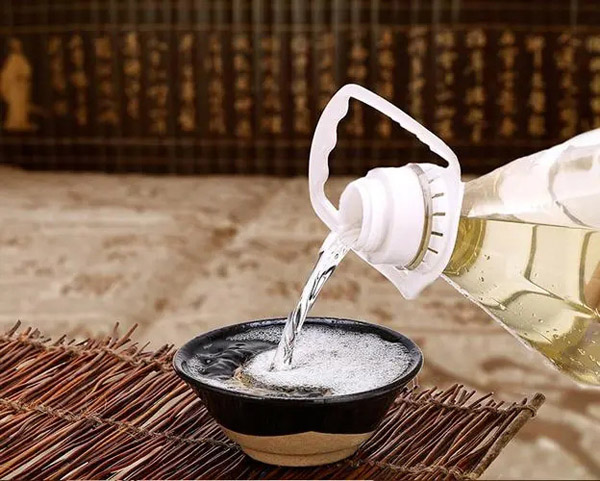 如何區(qū)別“純糧酒”和“勾兌酒”？教你3招辨別